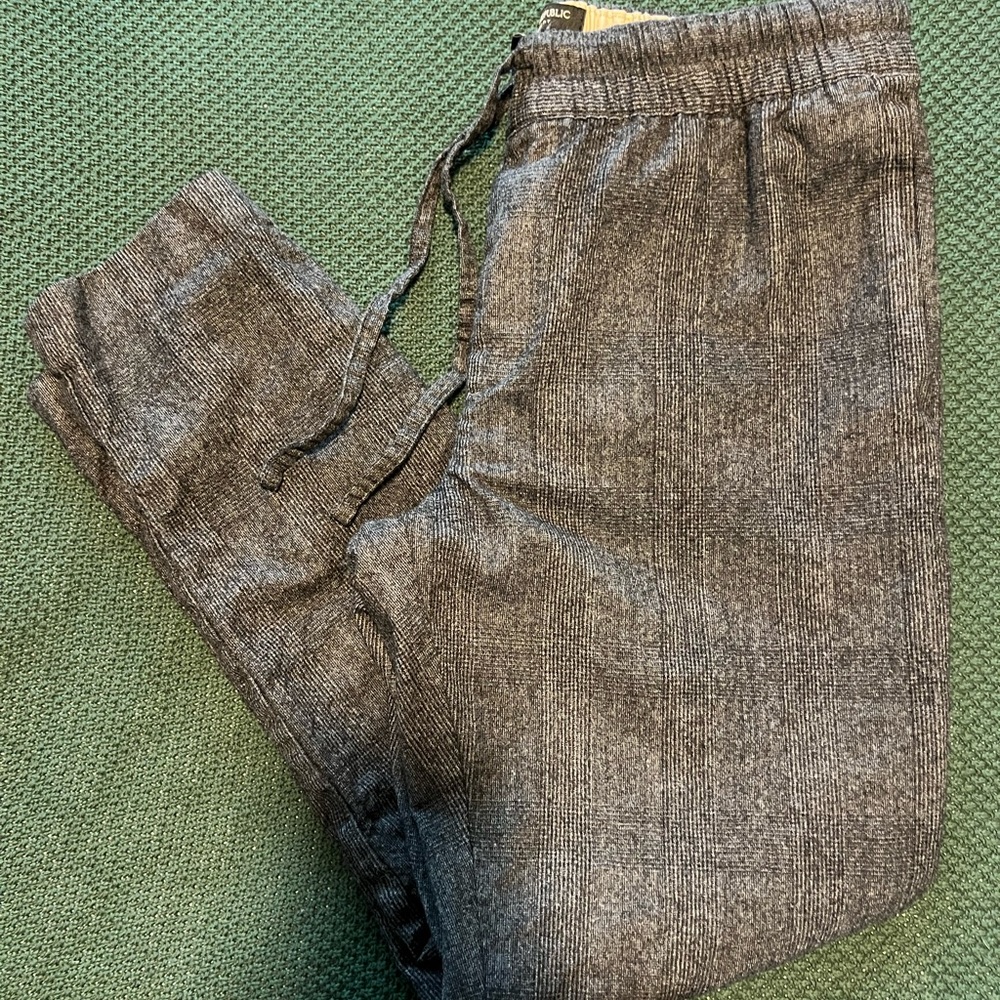 Banana Republic men’s Italian wool flannel jogger size medium